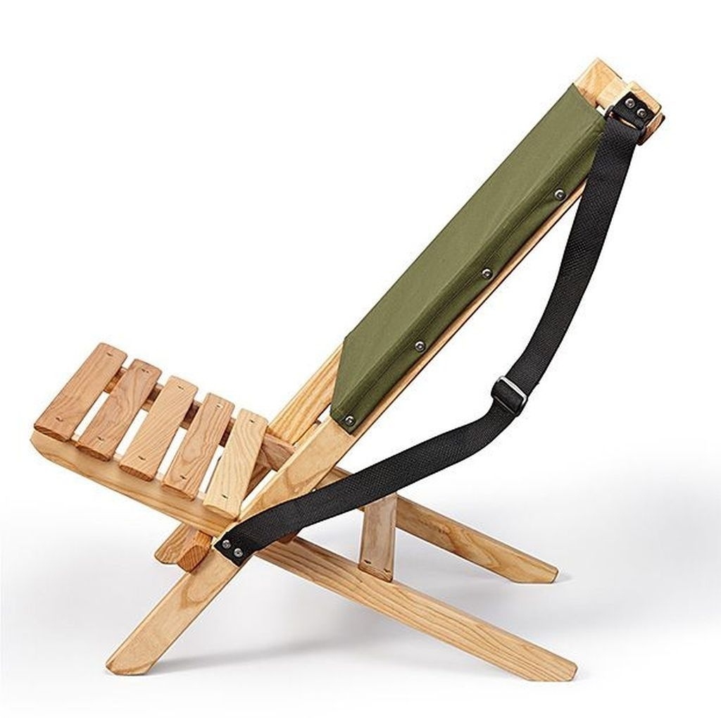 Раскладное деревянное кресло